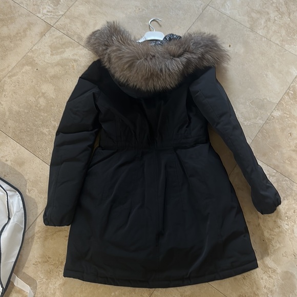 Moncler
Aredhel Hooded Down Parka with Removable Genuine Fox
Fur Trim
Sold out - Picture 6 of 16